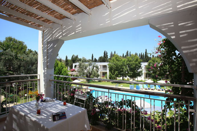 Imagen de la piscina del Muskebi Apart. Foto 15