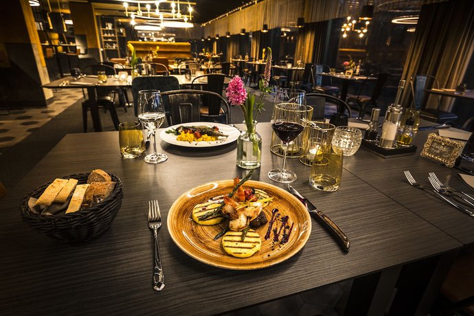 Imagen del bar/restaurante del My Home My Hotel Rosenheim. Foto 3