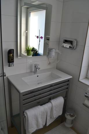 Imagen de la habitación del Myrsini Hotel. Foto 7