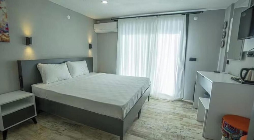 Imagen de la habitación del NEMESIS OTEL. Foto 4