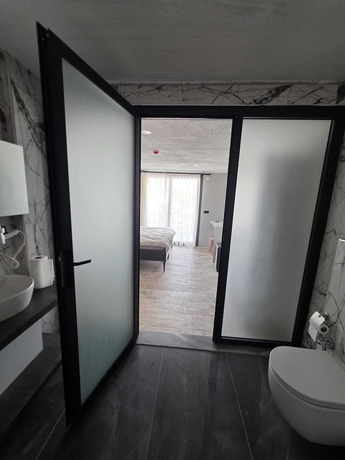 Imagen de la habitación del NEMESIS OTEL. Foto 5