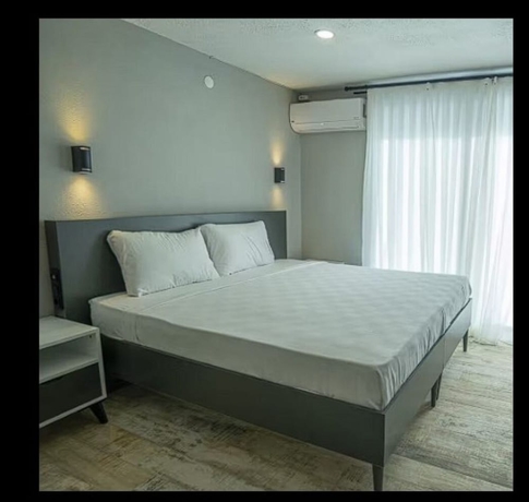 Imagen de la habitación del NEMESIS OTEL. Foto 7