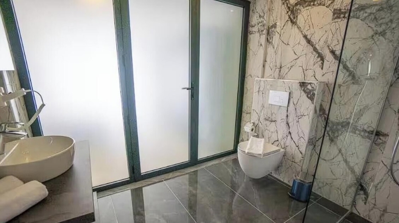 Imagen de la habitación del NEMESIS OTEL. Foto 8