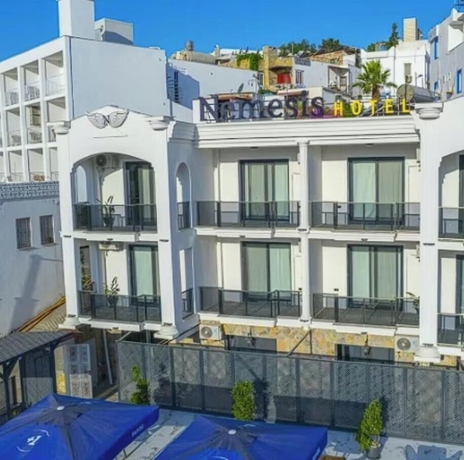 Imagen de los exteriores del NEMESIS OTEL. Foto 11
