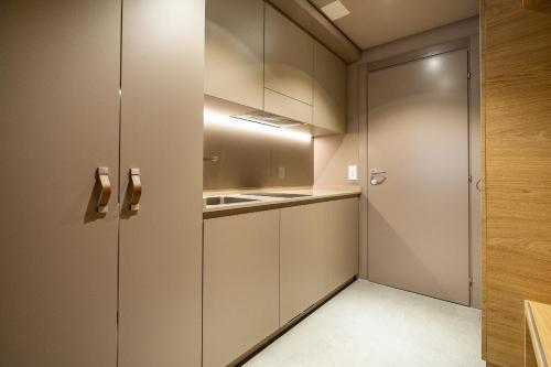 Imagen de la habitación del NEW OPENING 2022 - Los Lorentes Hotel Bern City. Foto 12