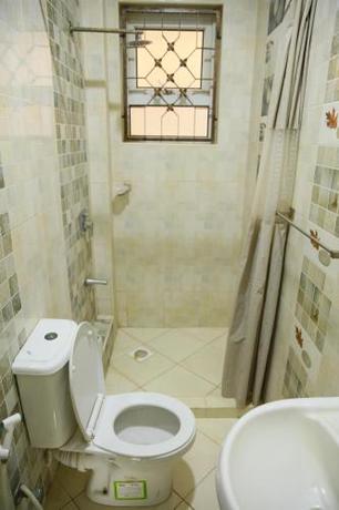 Imagen general del NYALI ENSUITE ROOMS WITH SWIMMING POOL, MOMBASA. Foto 19