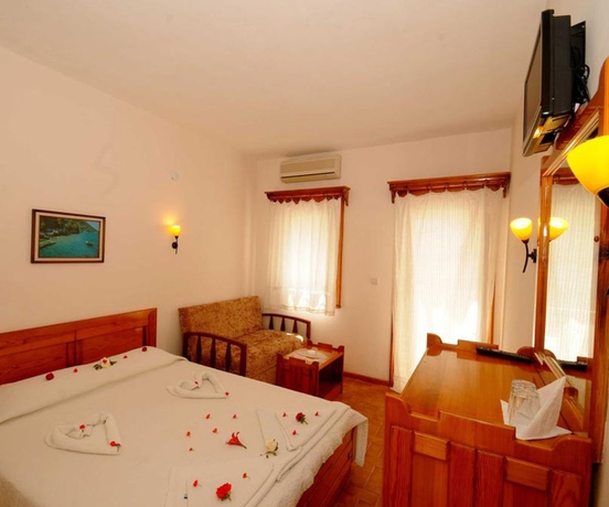 Imagen de la habitación del Nagi Beach Hotel. Foto 2