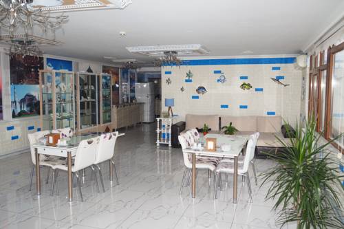 Imagen de la habitación del Naila Hotel. Foto 4