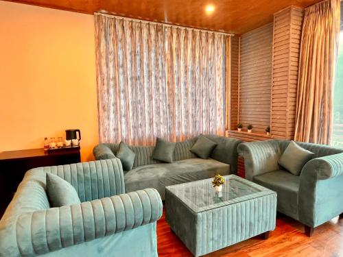 Imagen general del Naina Deventure Resort, Manali - Premium Rooms with Centrally Heated & Scenic View. Foto 1