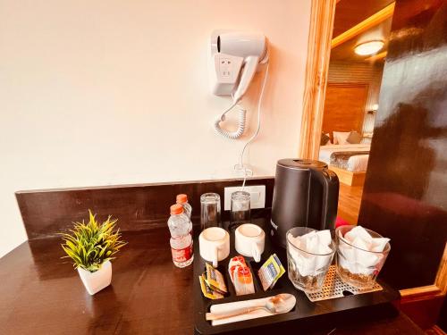 Imagen general del Naina Deventure Resort, Manali - Premium Rooms with Centrally Heated & Scenic View. Foto 10