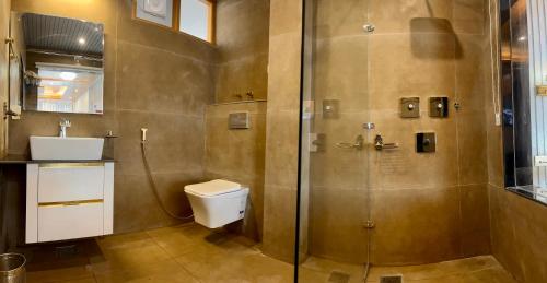 Imagen general del Naina Deventure Resort, Manali - Premium Rooms with Centrally Heated & Scenic View. Foto 15