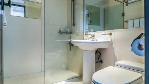 Imagen de la habitación del Namhae Sports Park Hotel. Foto 17