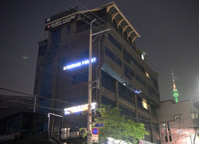 Imagen general del Namsan Forest Myeongdong Station. Foto 1