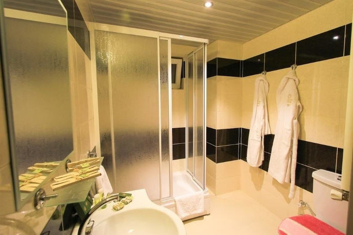 Imagen de la habitación del Naskon Sapphire Resort Thermal and Spa. Foto 14