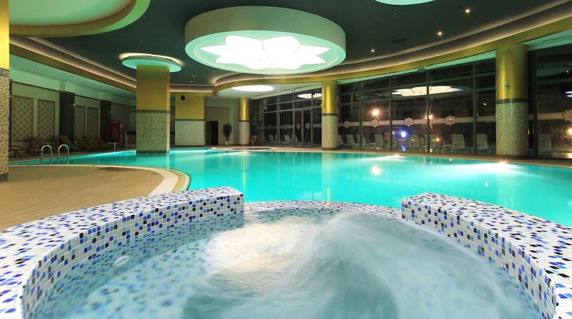 Imagen de la piscina del Naskon Sapphire Resort Thermal and Spa. Foto 18