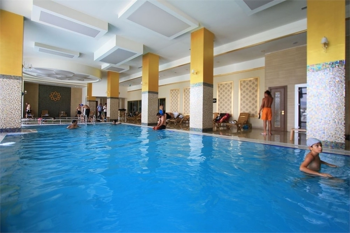 Imagen de la piscina del Naskon Sapphire Resort Thermal and Spa. Foto 19