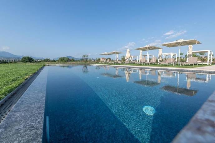 Imagen de la piscina del Natiia Relais. Foto 18