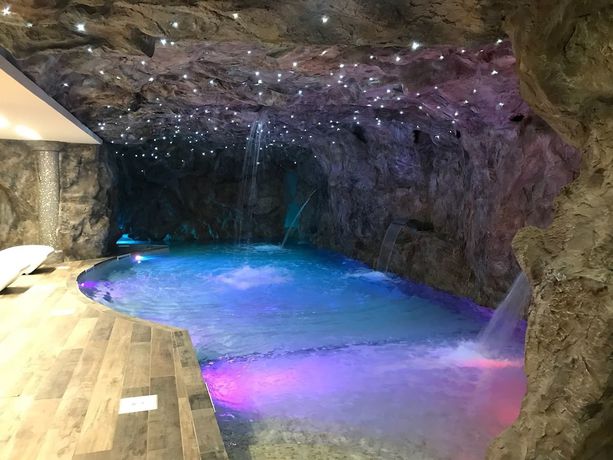 Imagen de la piscina del National Park Hotel and Spa. Foto 18