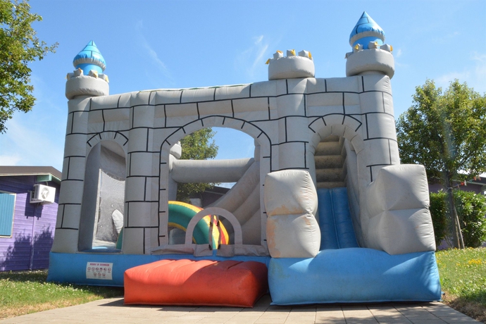 Imagen de los exteriores del Natural Village Resort. Foto 4