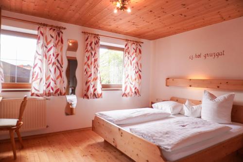 Imagen de la habitación del Naturhotel BERGhof. Foto 17