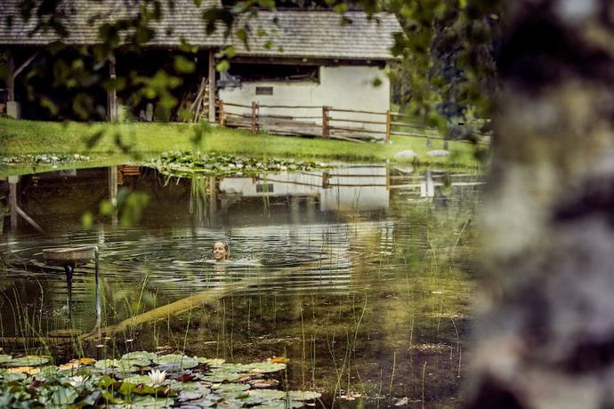 Imagen de la piscina del Naturhotel Saalerwirt. Foto 16