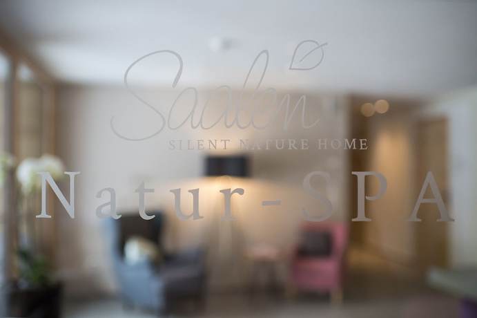 Imagen de la piscina del Naturhotel Saalerwirt. Foto 17