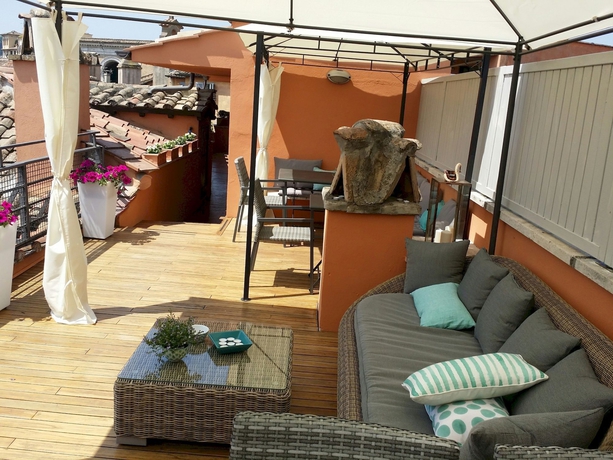 Imagen de los exteriores del Navona 49. Foto 10