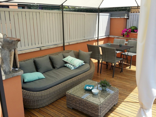 Imagen de los exteriores del Navona 49. Foto 13