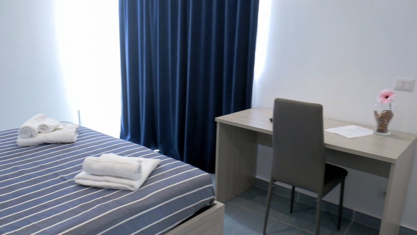 Imagen de la habitación del Naxos Laguna Beach. Foto 5