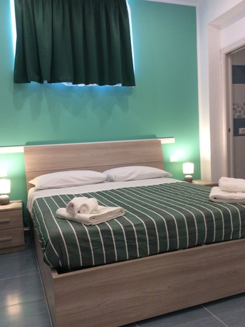 Imagen de la habitación del Naxos Laguna Beach. Foto 6