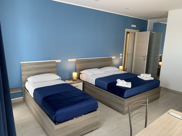 Imagen de la habitación del Naxos Laguna Beach. Foto 8