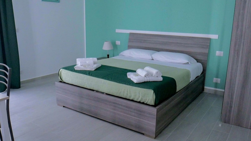 Imagen de la habitación del Naxos Laguna Beach. Foto 10
