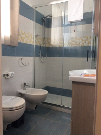 Imagen de la habitación del Naxos Laguna Beach. Foto 15