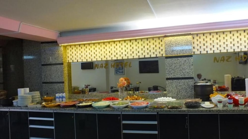 Imagen del bar/restaurante del Naz Hotel. Foto 8