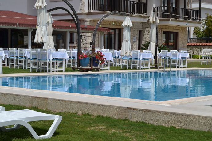 Imagen de la piscina del Nea Garden Hotel. Foto 18