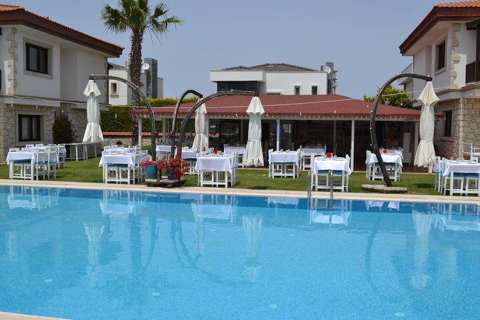 Imagen de la piscina del Nea Garden Hotel. Foto 19
