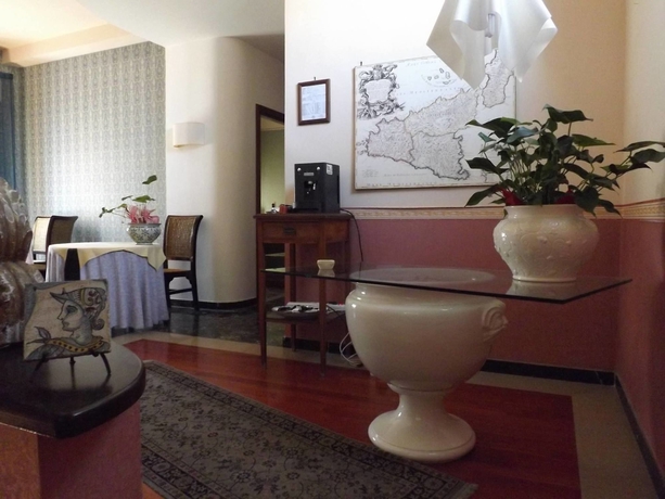 Imagen de los interiores del Neathon Rooms. Foto 9