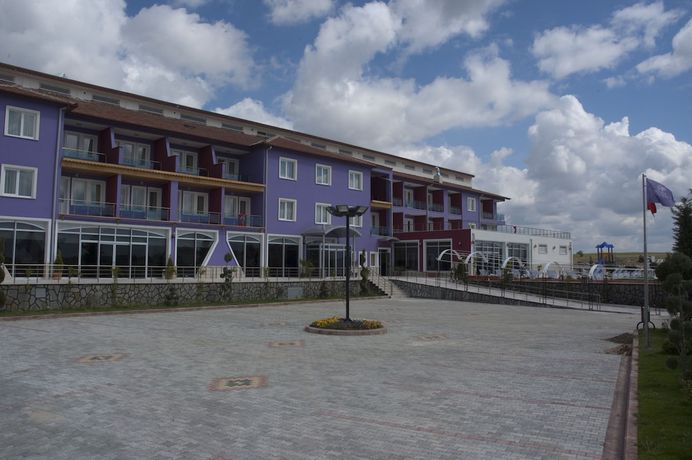 Imagen de los exteriores del Nehir Thermal Hotel And Spa. Foto 13
