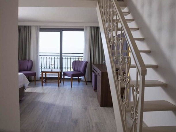 Imagen de la habitación del Neopol Hotel Deluxe. Foto 5