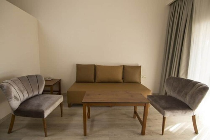 Imagen de la habitación del Neopol Hotel Deluxe. Foto 9