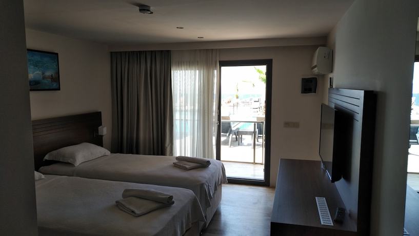 Imagen de la habitación del Neopol Hotel Deluxe. Foto 14