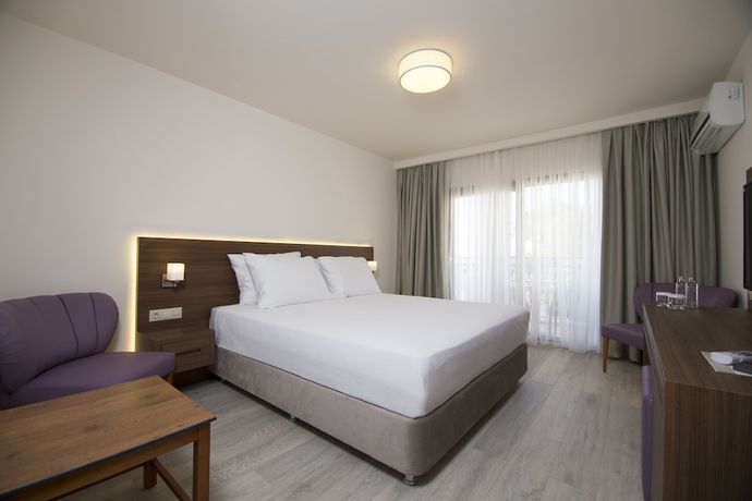 Imagen de la habitación del Neopol Hotel Deluxe. Foto 15