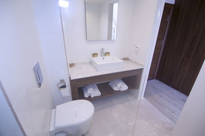 Imagen de la habitación del Neopol Hotel Deluxe. Foto 17