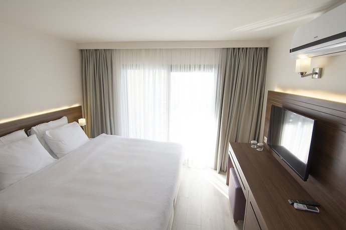 Imagen de la habitación del Neopol Hotel Deluxe. Foto 19