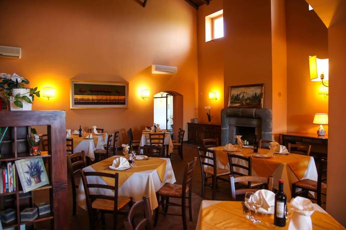 Imagen del bar/restaurante del Neroli Bio Relais. Foto 3