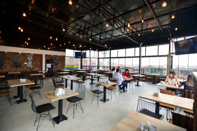 Imagen del bar/restaurante del Nest Hotel, Uşak. Foto 2