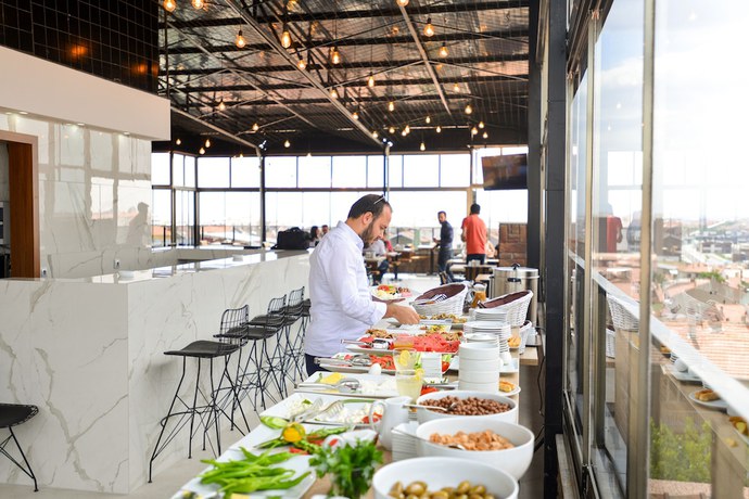 Imagen del bar/restaurante del Nest Hotel, Uşak. Foto 3