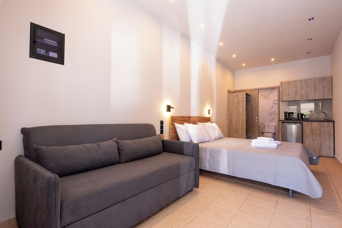 Imagen de la habitación del Nestel Near Athens Airport. Foto 11