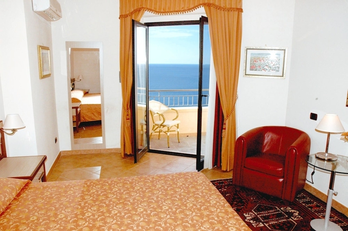 Imagen de la habitación del Nettuno Hotel Palace. Foto 6