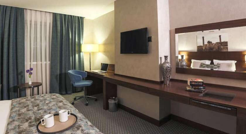 Imagen de la habitación del Nevali Hotel. Foto 17